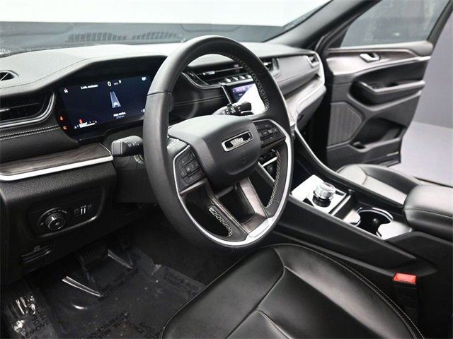 Used 2024 Jeep Grand Cherokee L Limited w/ Black Appearance Package image 5