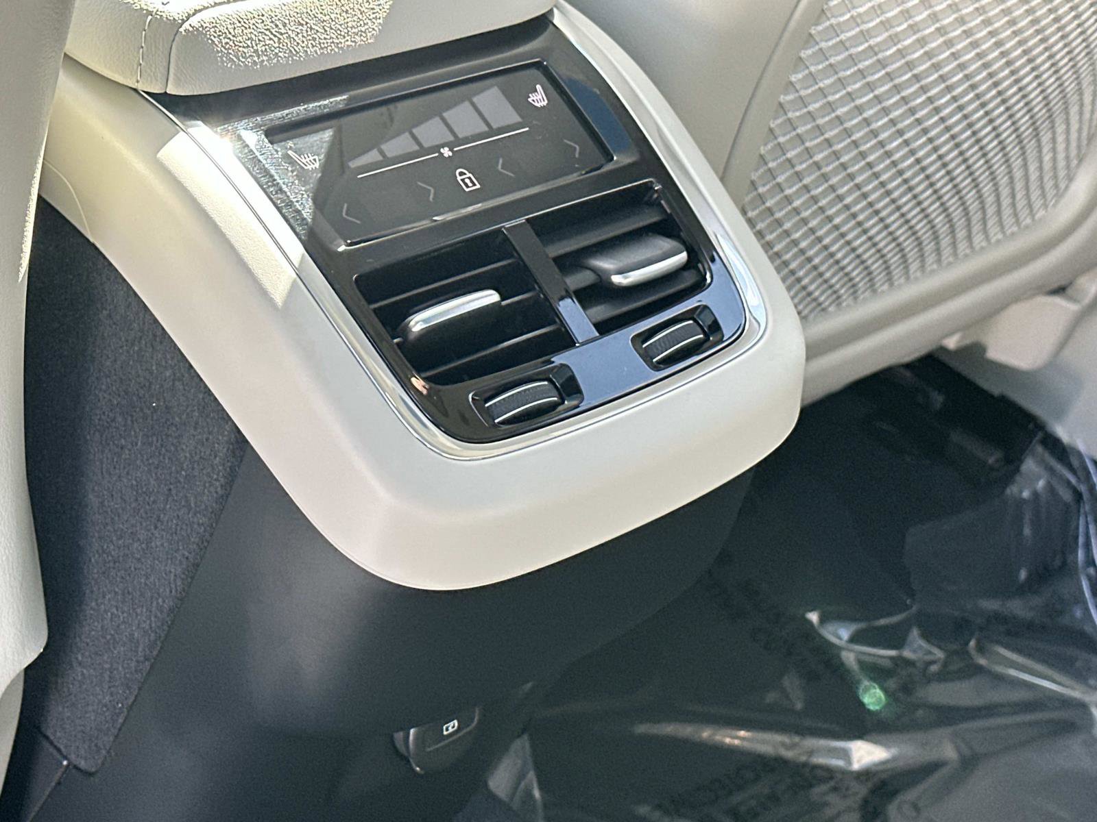 Certified 2026 Volvo XC60 B5 Ultra w/ Protection Package Premier image 22