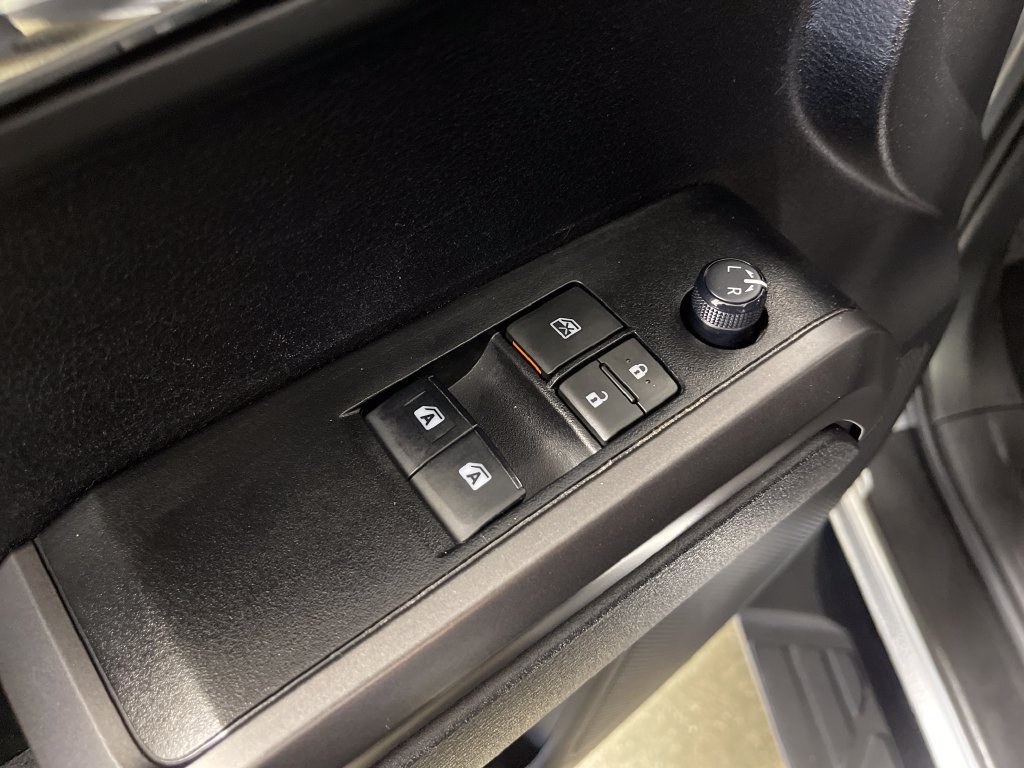 Used 2022 Toyota Tacoma TRD Sport w/ TRD Premium Sport Package RWD image 16