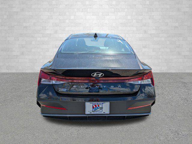 New 2026 Hyundai Elantra SE image 3