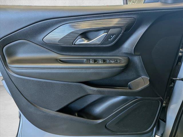 Used 2024 GMC Terrain SLE FWD image 10