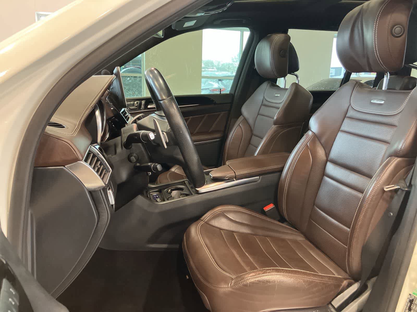 Used 2015 Mercedes-Benz GL 63 AMG 4MATIC image 13