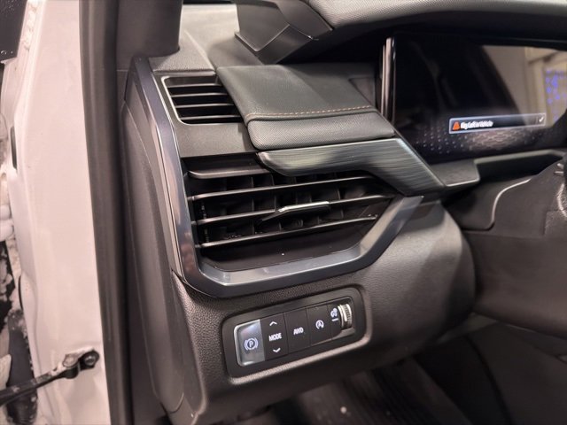 Used 2024 GMC Acadia AT4 image 23