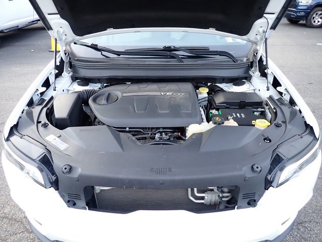 Certified 2019 Jeep Cherokee Limited w/ Trailer Tow Group image 13