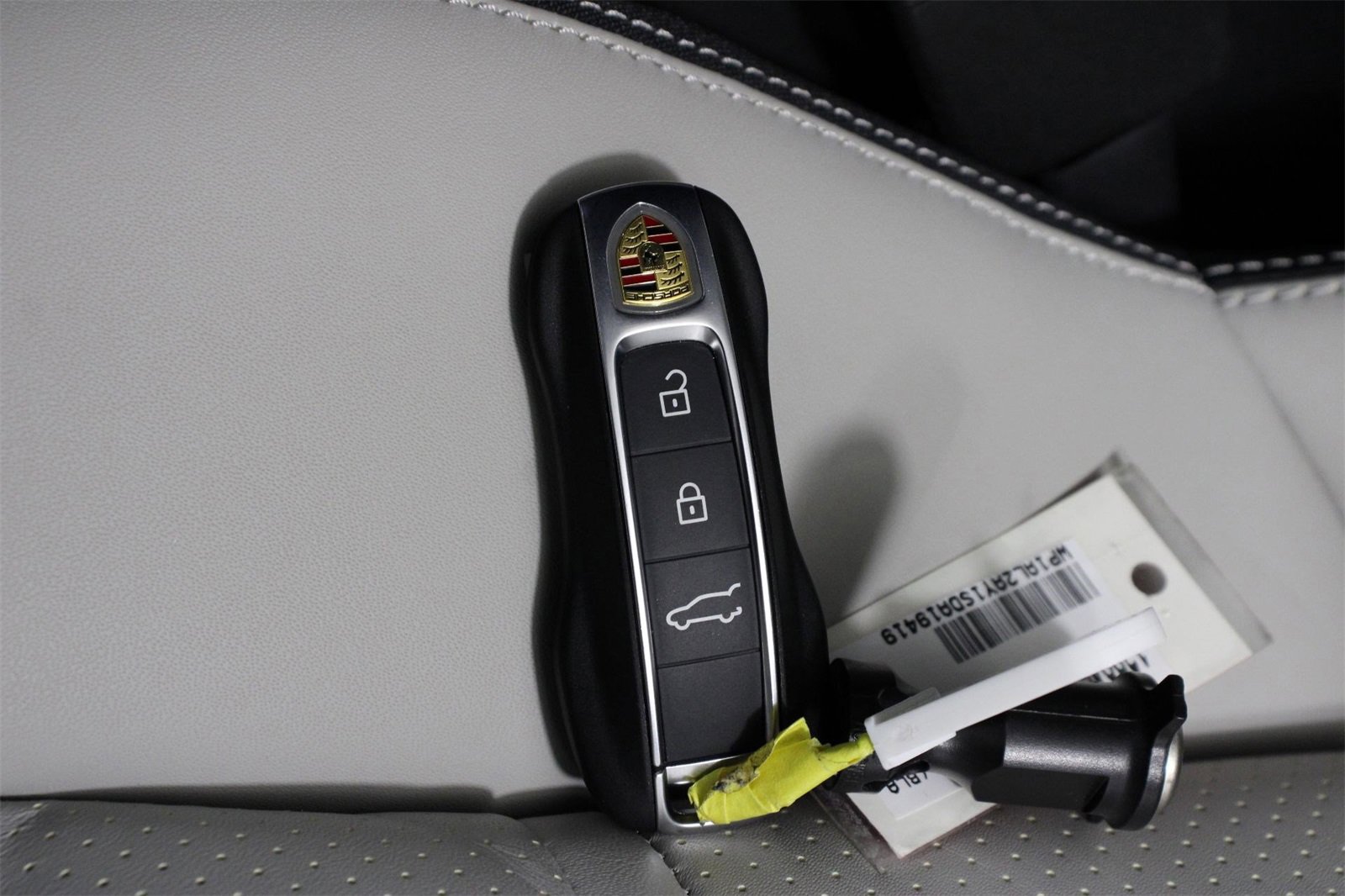 Used 2025 Porsche Cayenne S image 34