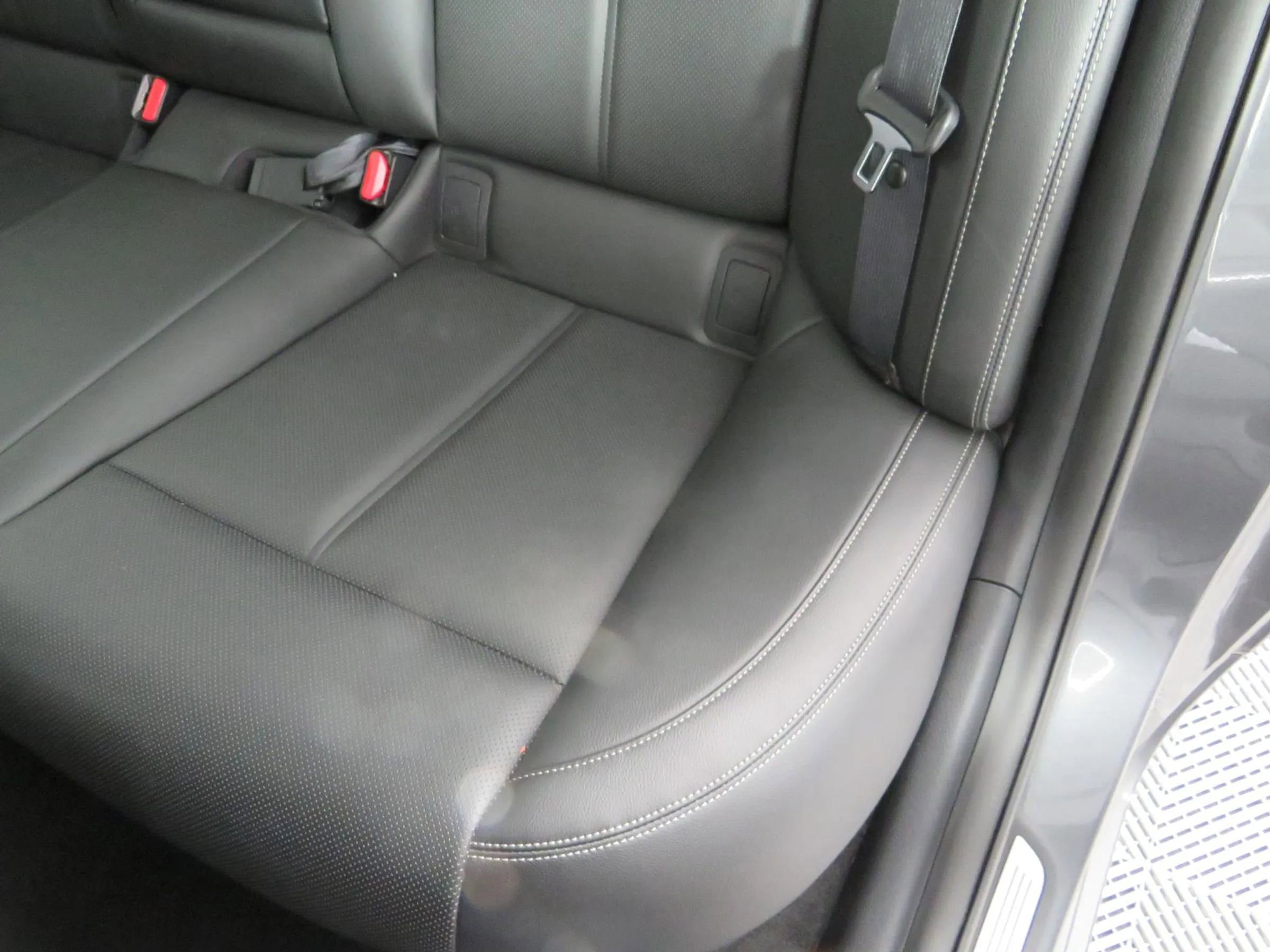 Used 2019 Genesis G70 2.0T Advanced image 38