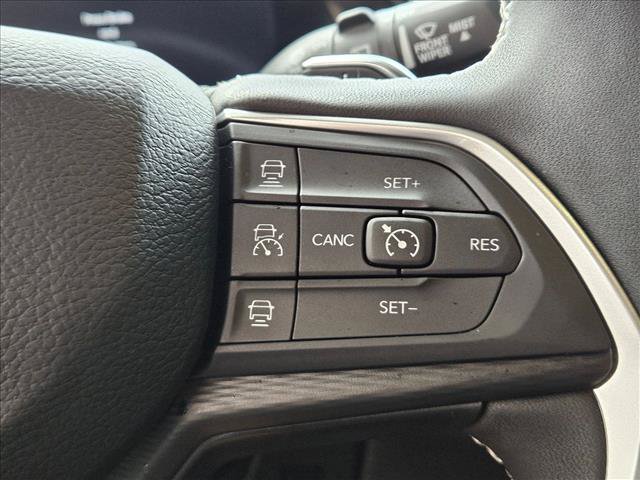 Used 2025 Jeep Grand Cherokee Laredo X RWD image 18