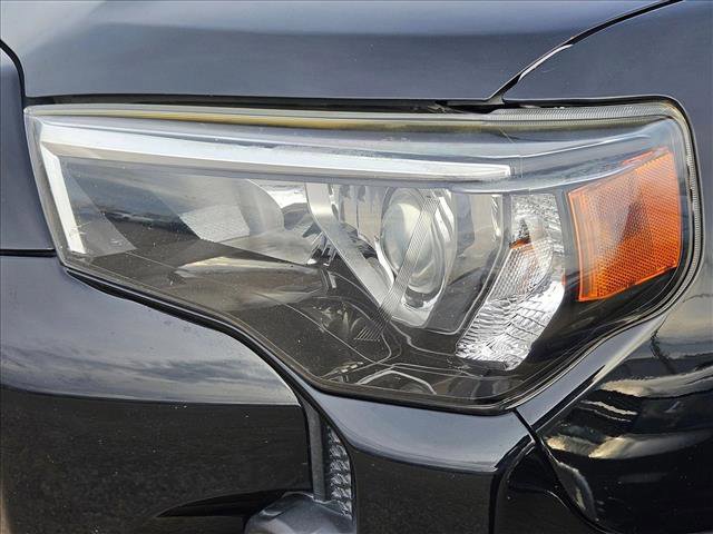 Used 2018 Toyota 4Runner SR5 Premium image 7