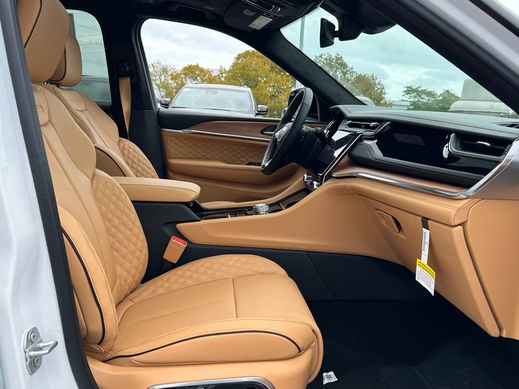 New 2025 Jeep Grand Cherokee L Summit AWD/4WD image 22