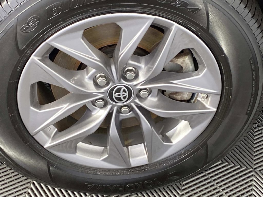 Used 2024 Toyota Sienna XLE w/ XLE Plus Package AWD/4WD image 26