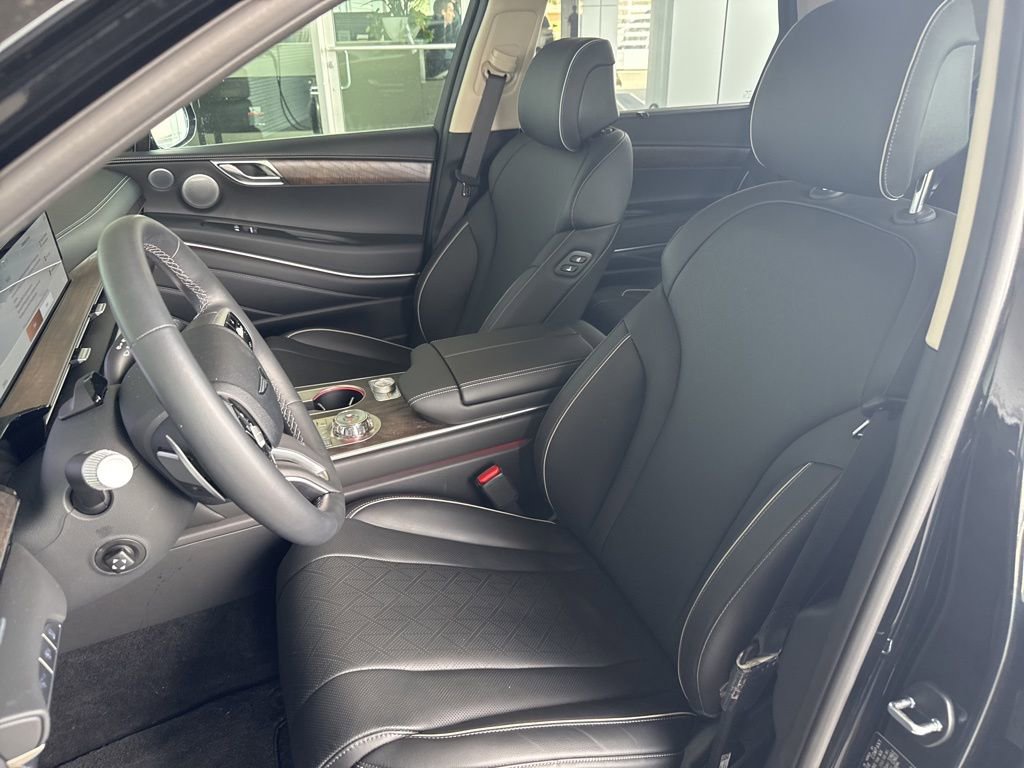 Certified 2026 Genesis GV80 2.5T Advanced image 8