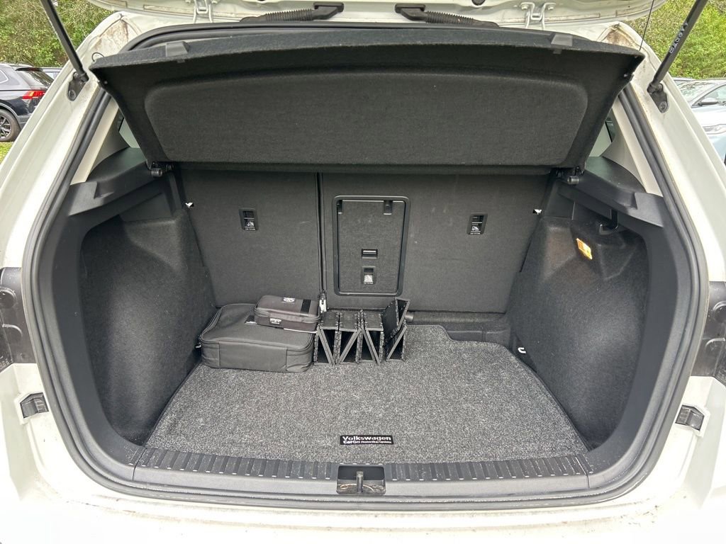 Used 2022 Volkswagen Taos SE image 50