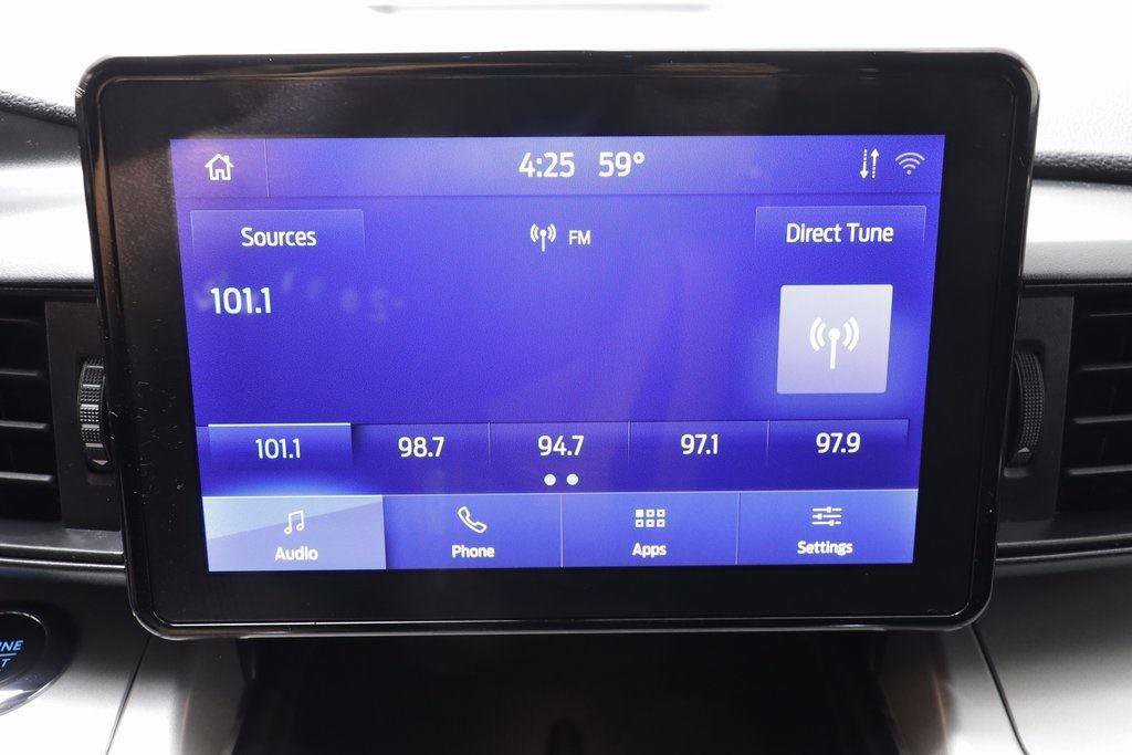 Used 2024 Ford Explorer XLT image 9