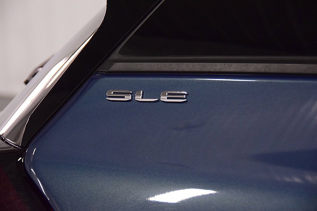 Used 2024 GMC Terrain SLE image 11