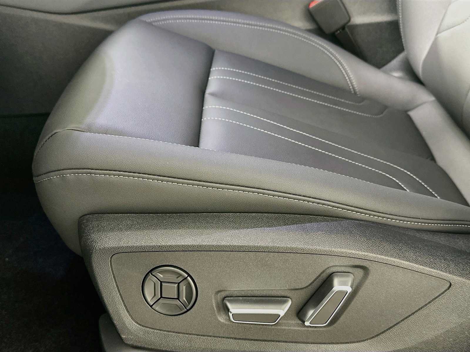 New 2026 Audi Q3 quattro 2.0T AWD/4WD image 18
