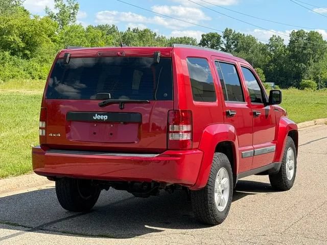 Used 2009 Jeep Liberty Sport AWD/4WD image 29