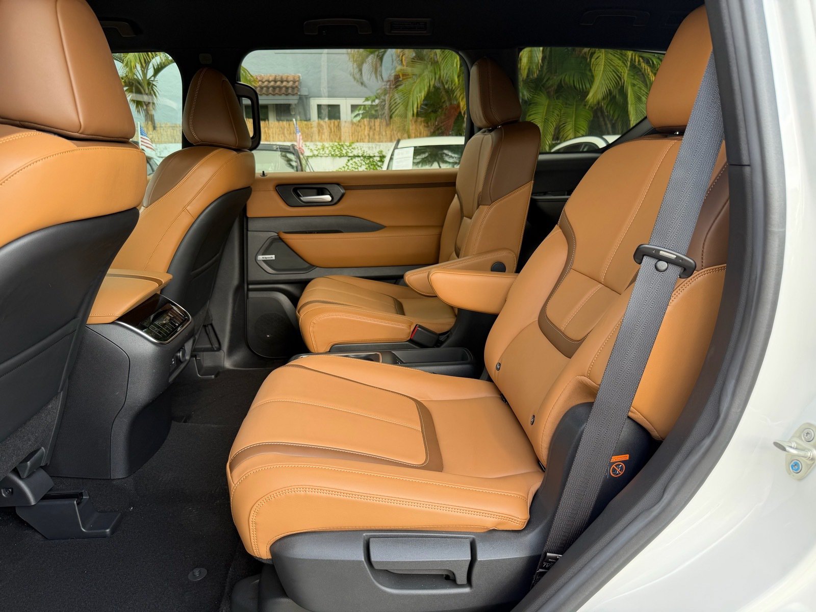 Certified 2025 Nissan Armada SL w/ Captain's Chari Seat Package RWD image 12