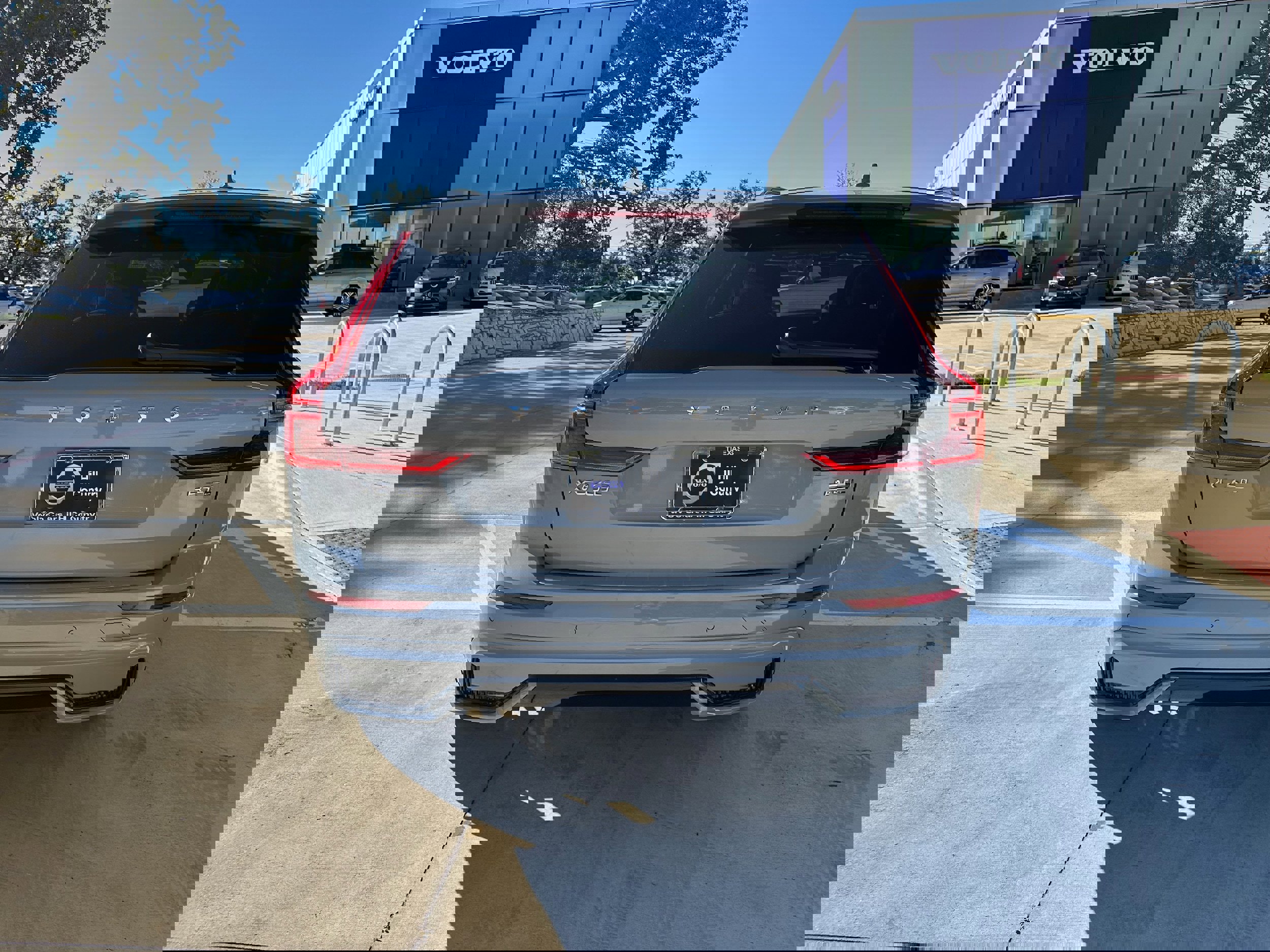 New 2026 Volvo XC60 B5 Plus w/ Protection Package Premier image 5