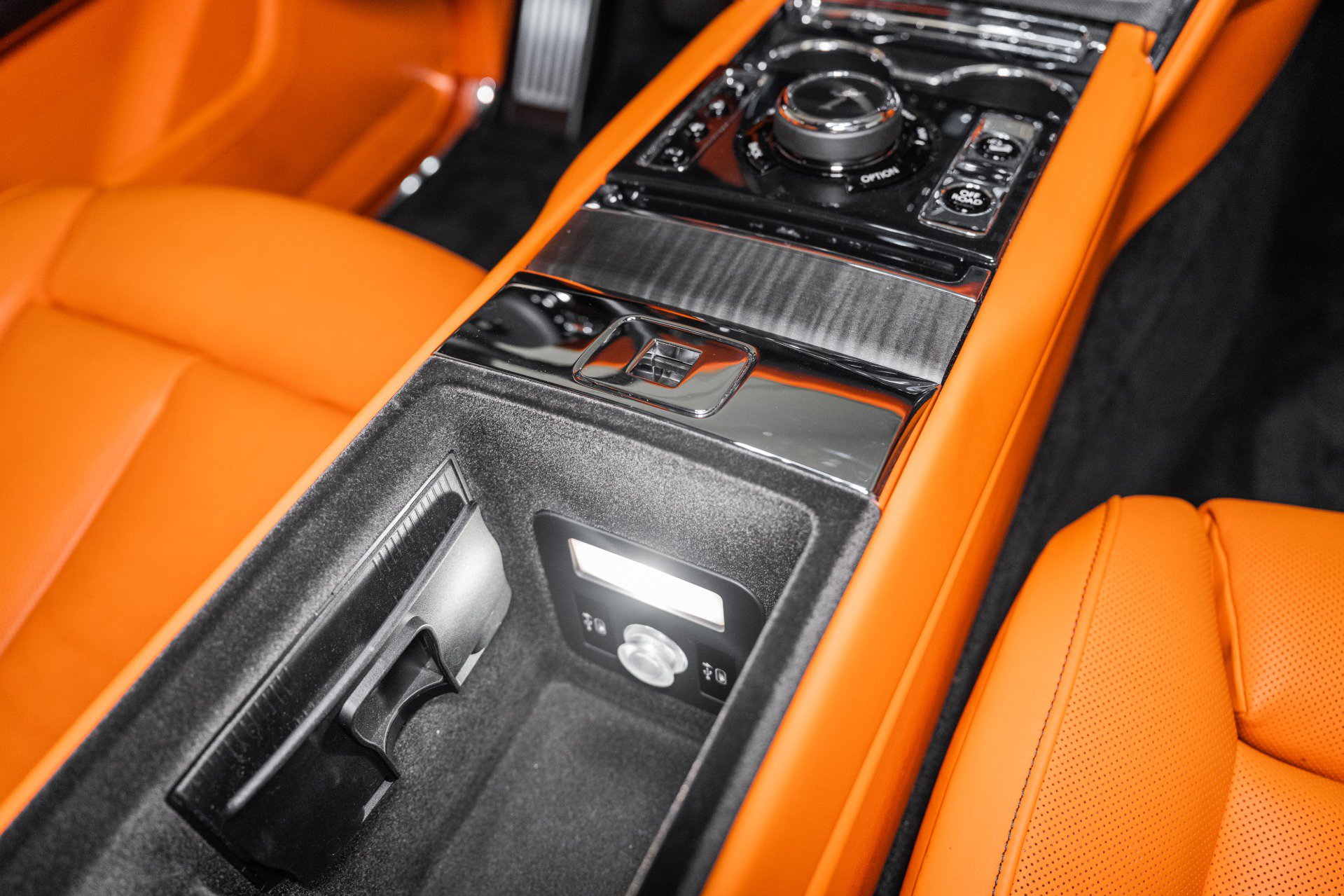 Used 2022 Rolls-Royce Cullinan w/ Dark Exterior Package image 56