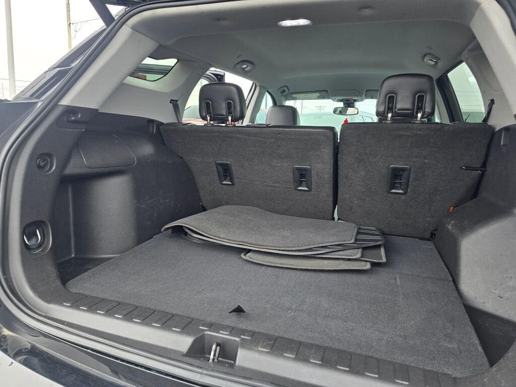 Used 2020 GMC Terrain SLT w/ Preferred Package image 19