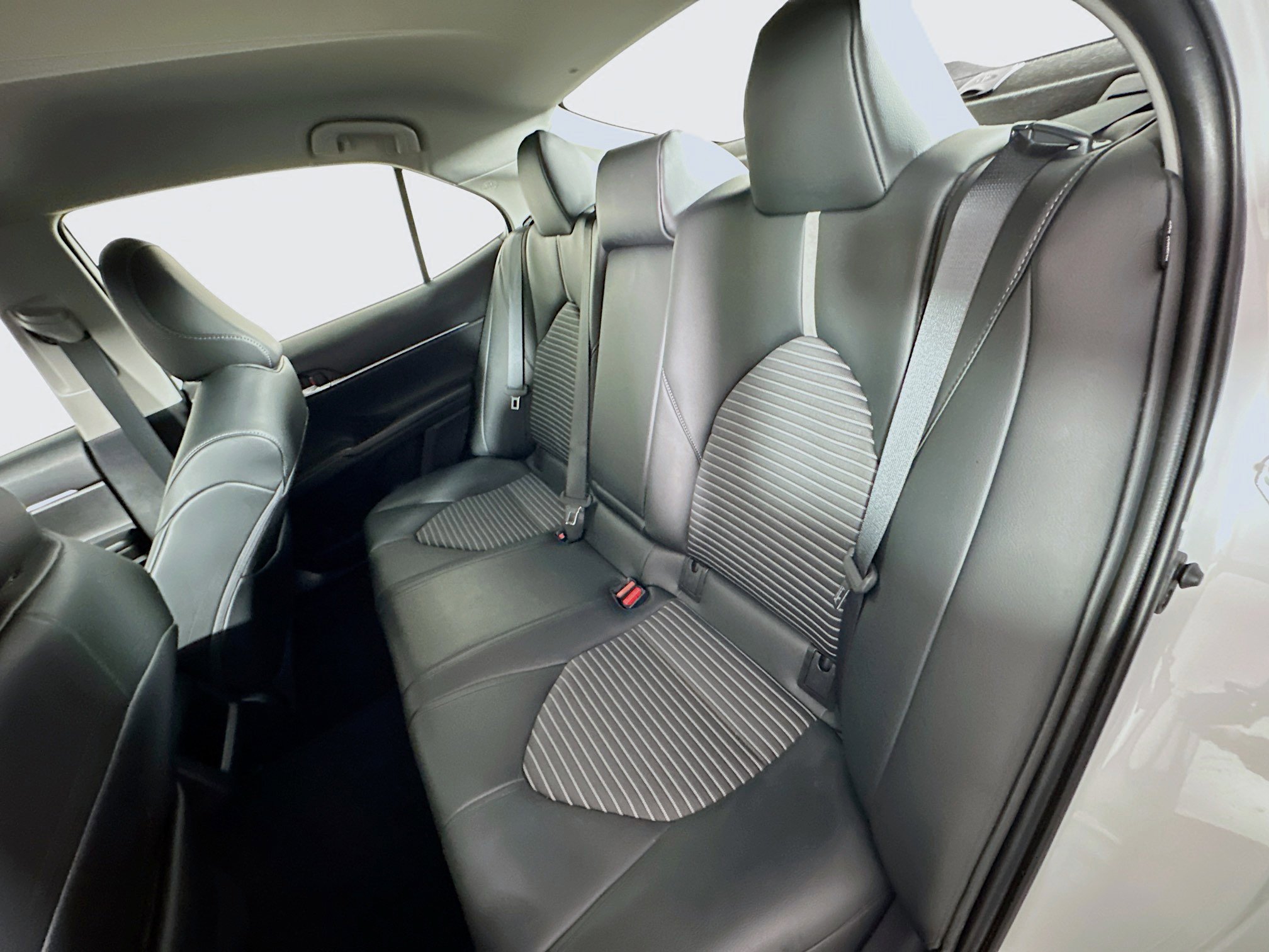 Used 2023 Toyota Camry SE image 26