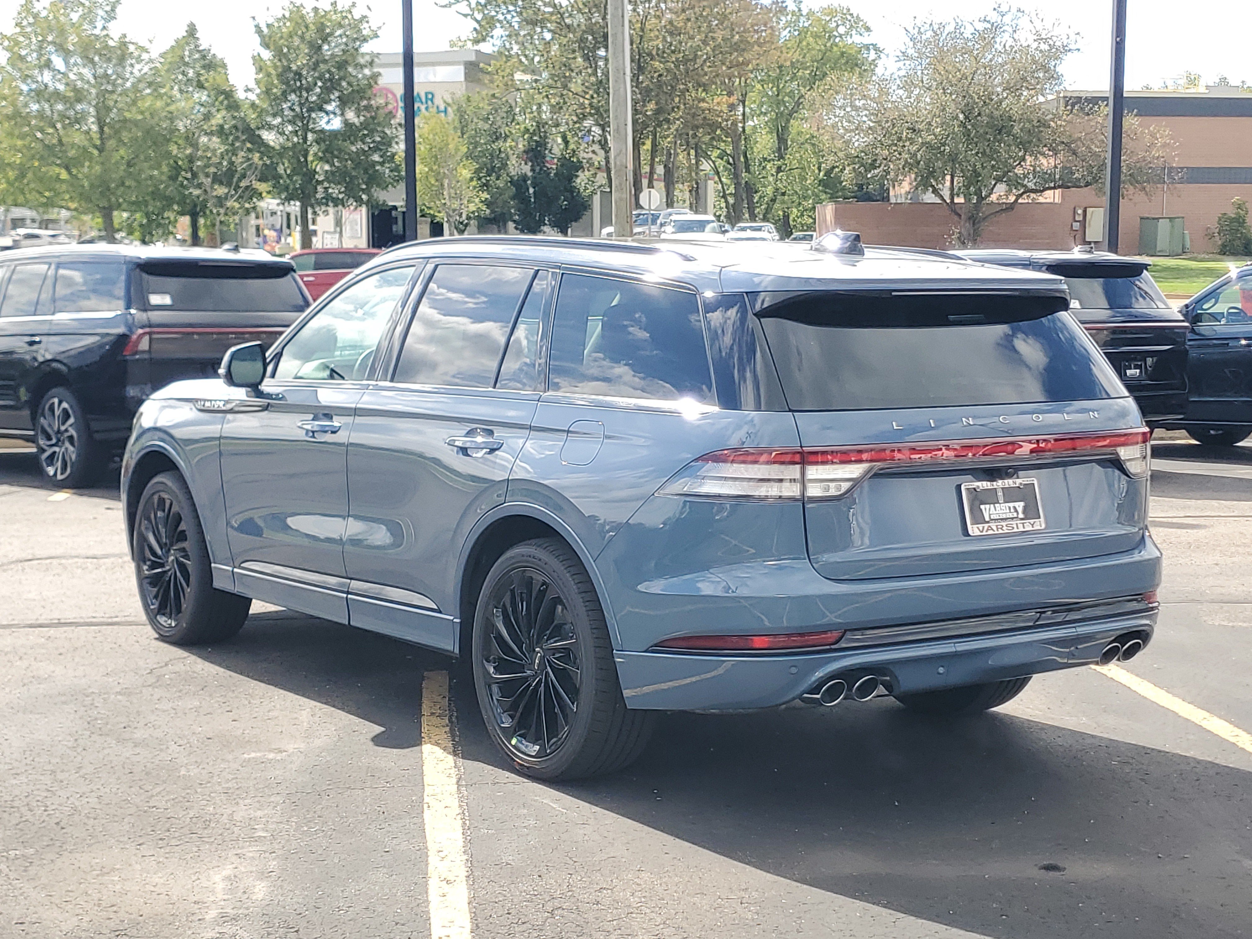 New 2027 Lincoln Aviator Reserve AWD/4WD image 3
