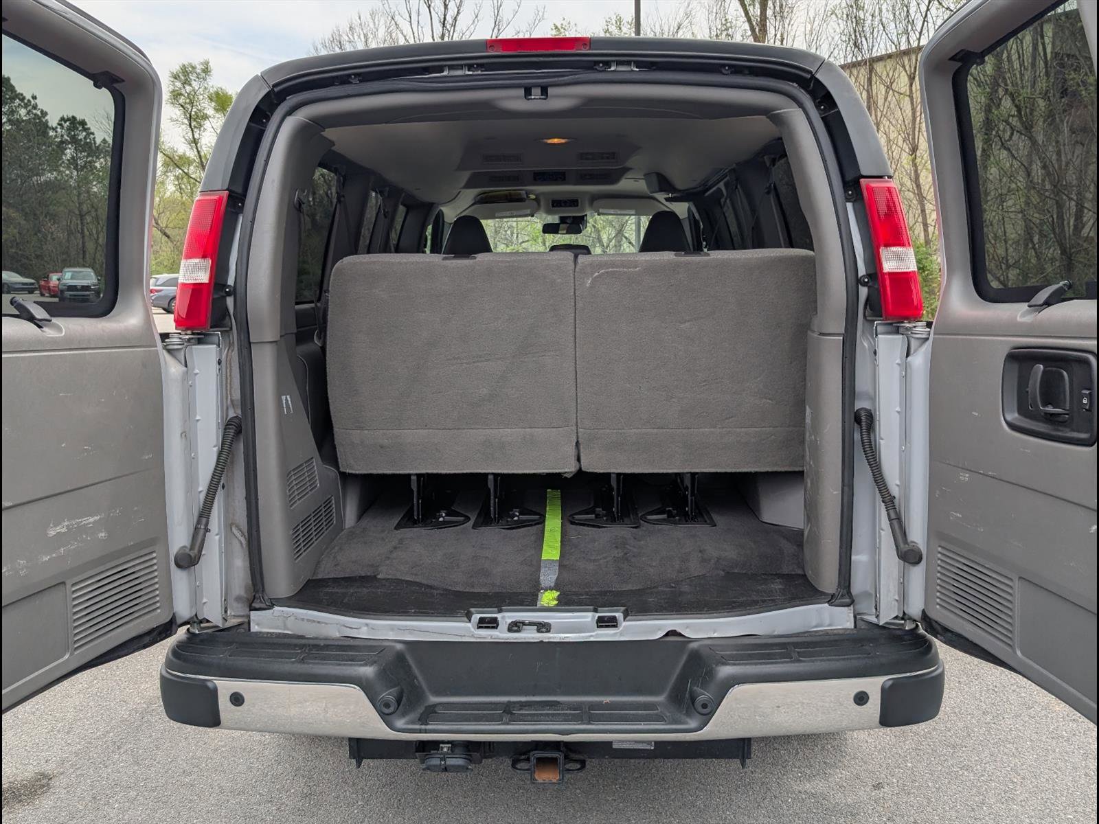 Used 2021 Chevrolet Express 3500 LT w/ LT Preferred Equipment Group RWD image 19