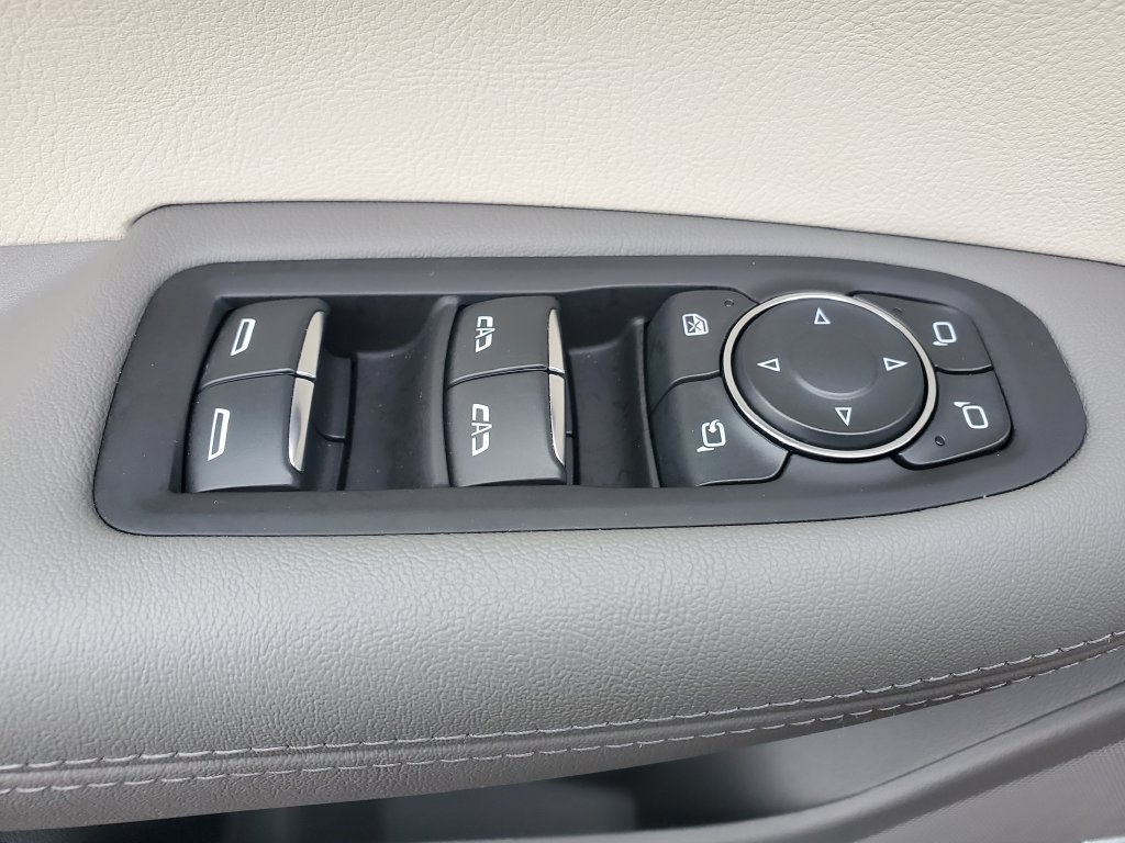 Used 2023 Cadillac XT5 Premium Luxury w/ LPO, Floor Liner Package AWD/4WD image 18