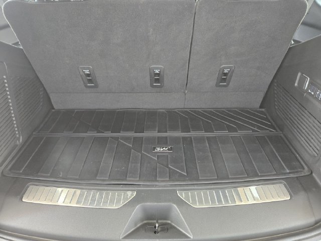 Used 2025 GMC Yukon AT4 w/ AT4 Premium Package AWD/4WD image 37