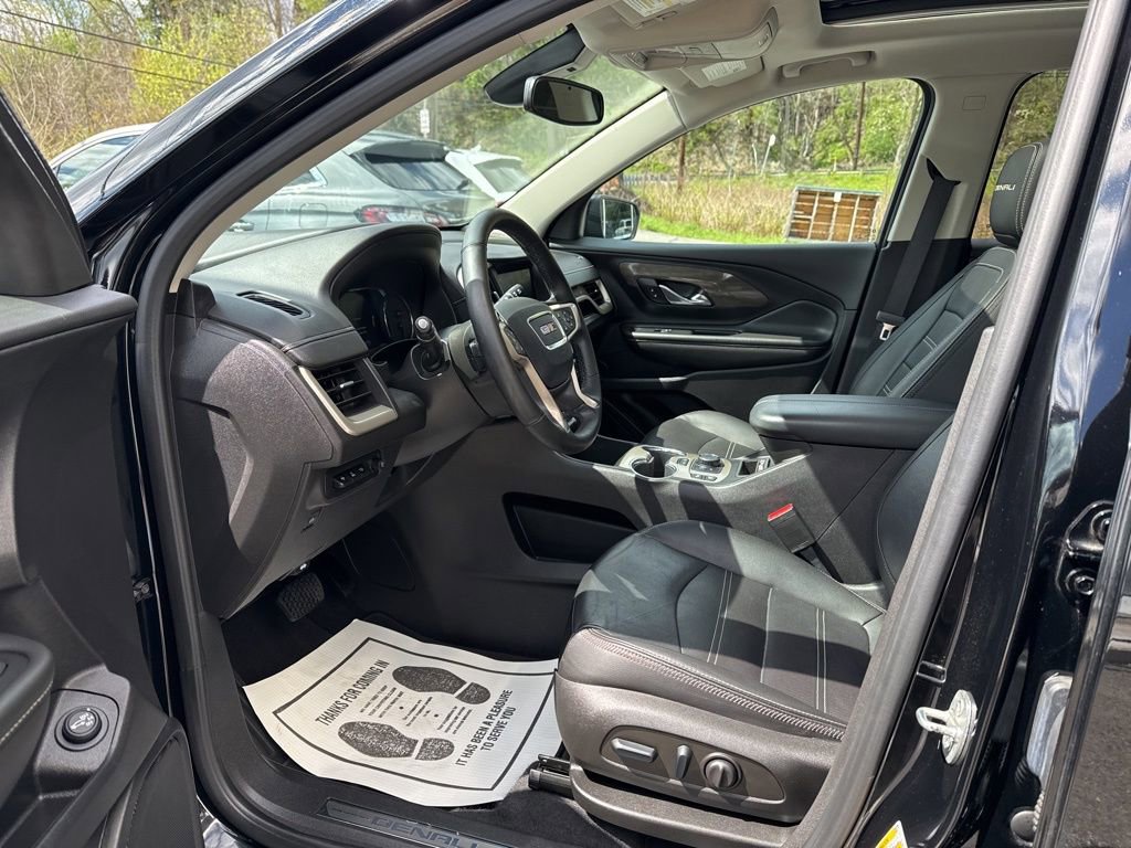 Used 2023 GMC Terrain Denali w/ Black Diamond Edition image 17