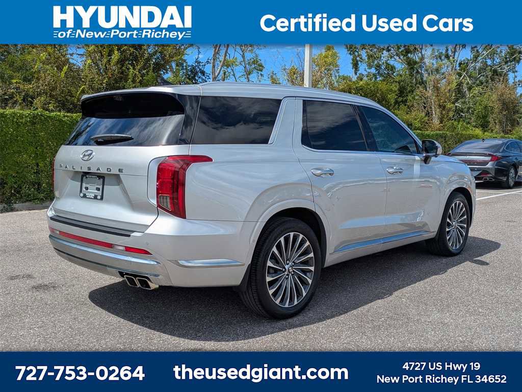 Used 2024 Hyundai Palisade Calligraphy image 5