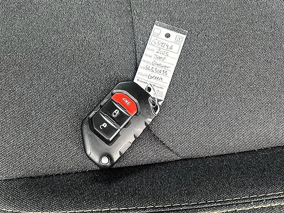 Used 2025 Jeep Gladiator Sport AWD/4WD image 43