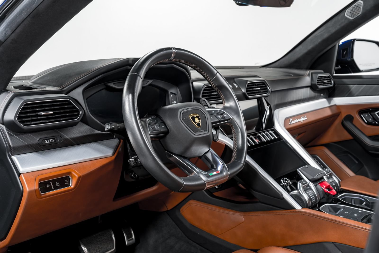 Used 2021 Lamborghini Urus AWD/4WD image 14