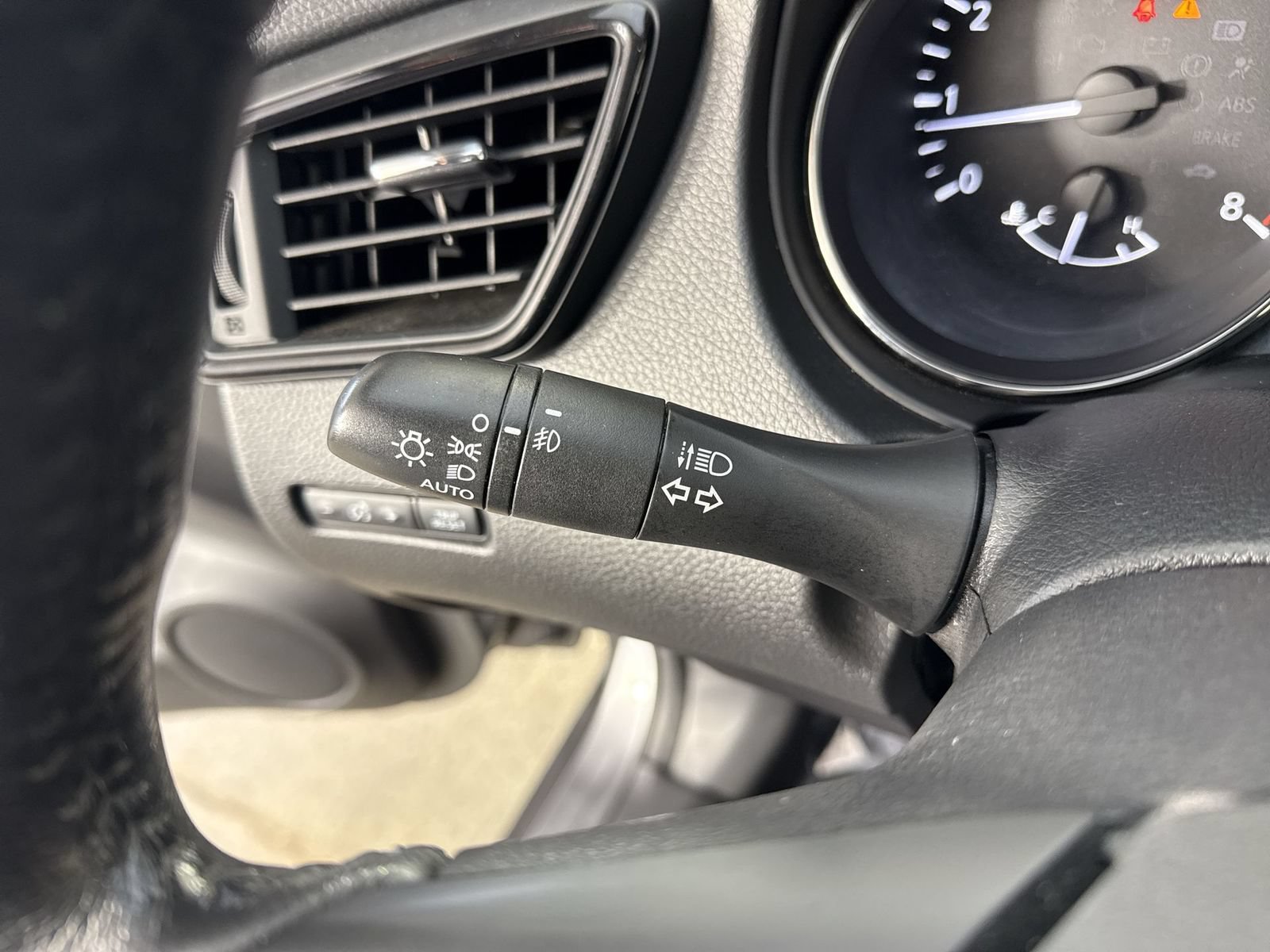 Used 2019 Nissan Rogue SV w/ Sun & Sound Touring Package AWD/4WD image 16