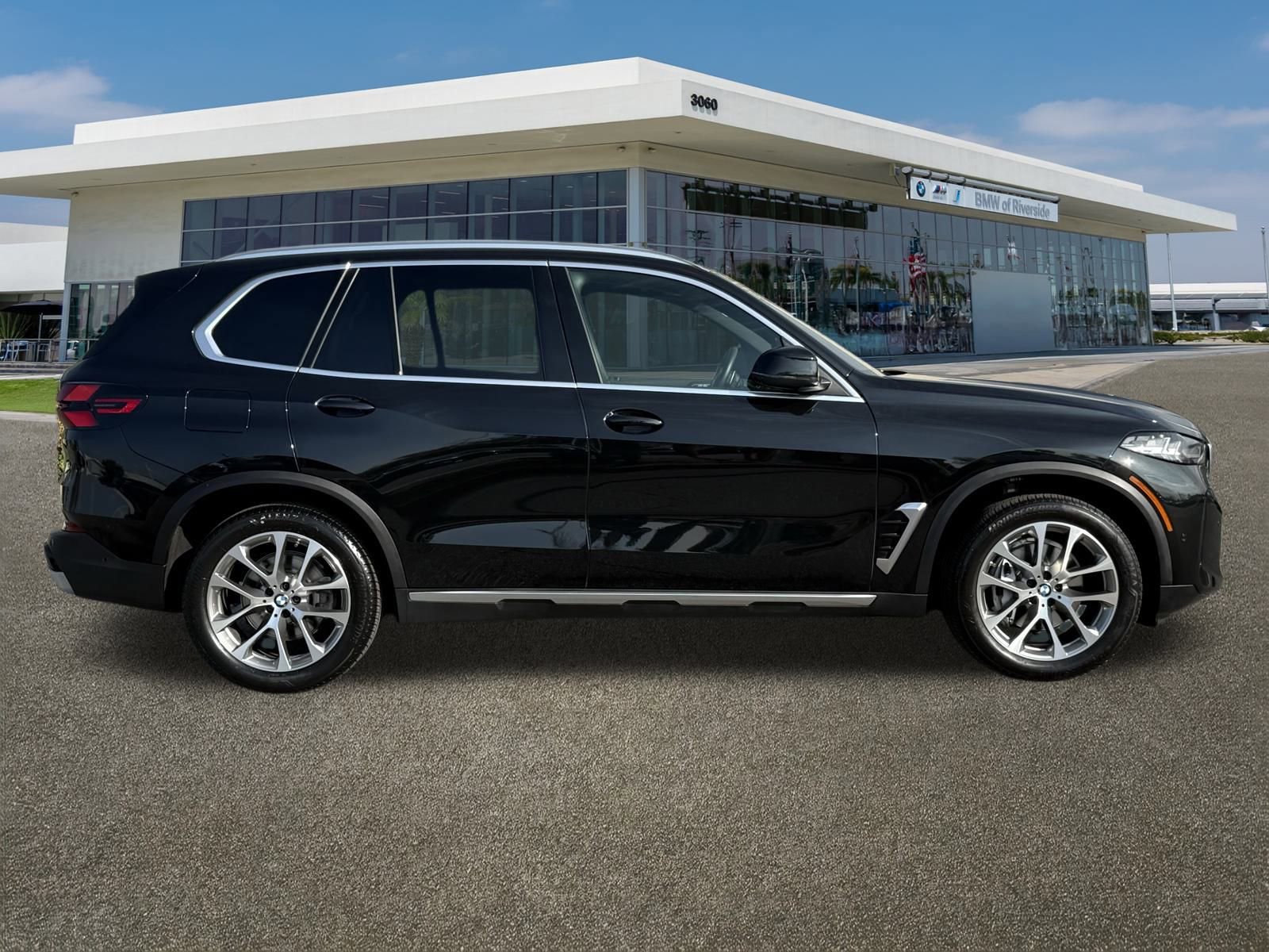 Used 2024 BMW X5 sDrive40i w/ Parking Assistance Package image 12