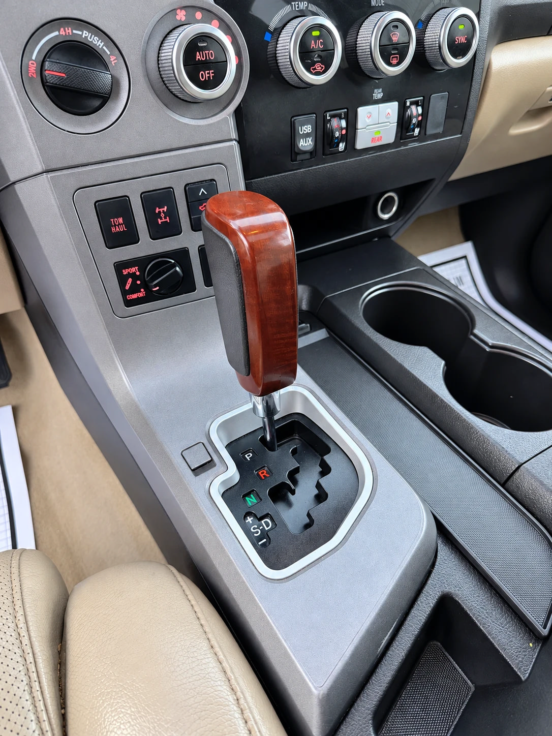 Used 2011 Toyota Sequoia Platinum AWD/4WD image 24