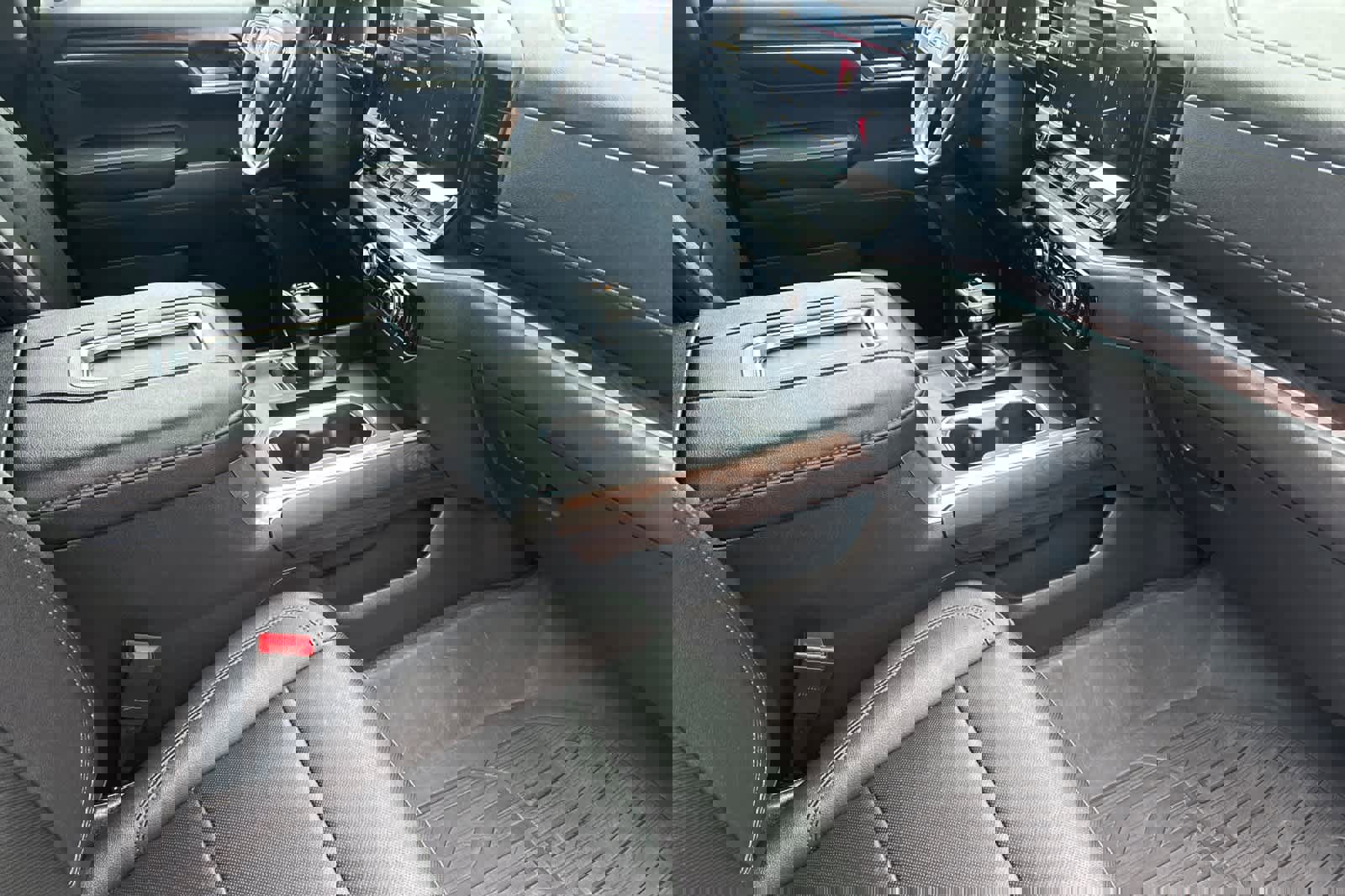 Used 2022 GMC Sierra 1500 SLT w/ SLT Premium Package image 16