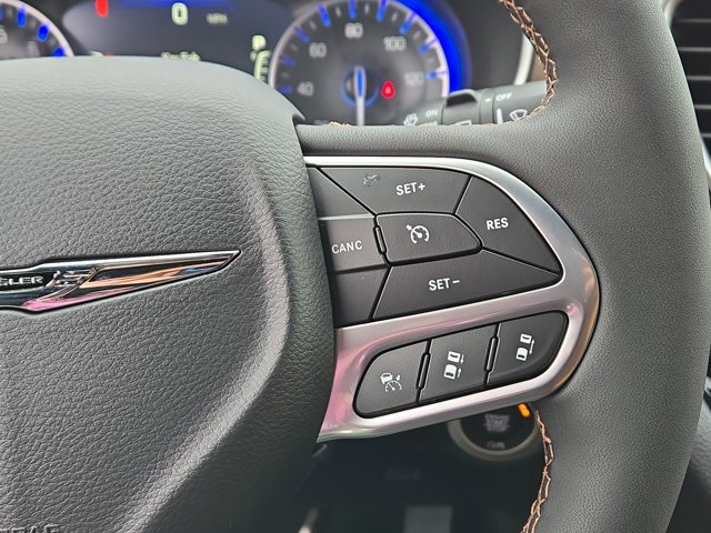 New 2026 Chrysler Pacifica Pinnacle image 25