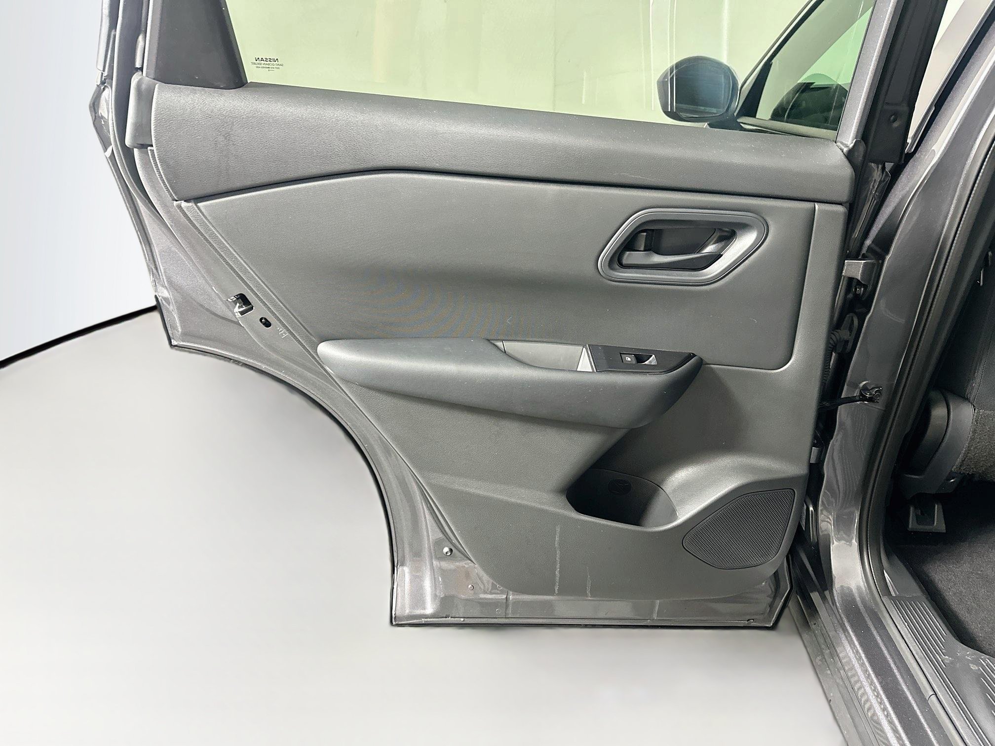 Used 2025 Nissan Rogue S FWD image 25
