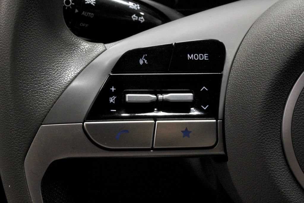 Used 2024 Hyundai Elantra SEL FWD image 27