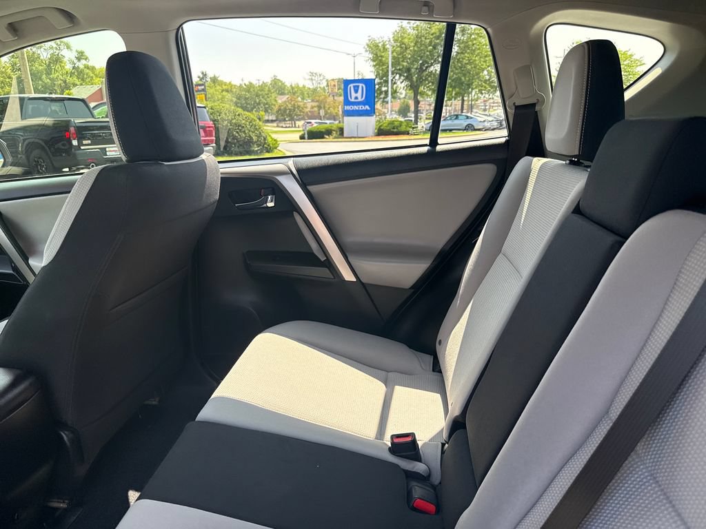 Used 2017 Toyota RAV4 XLE FWD image 20