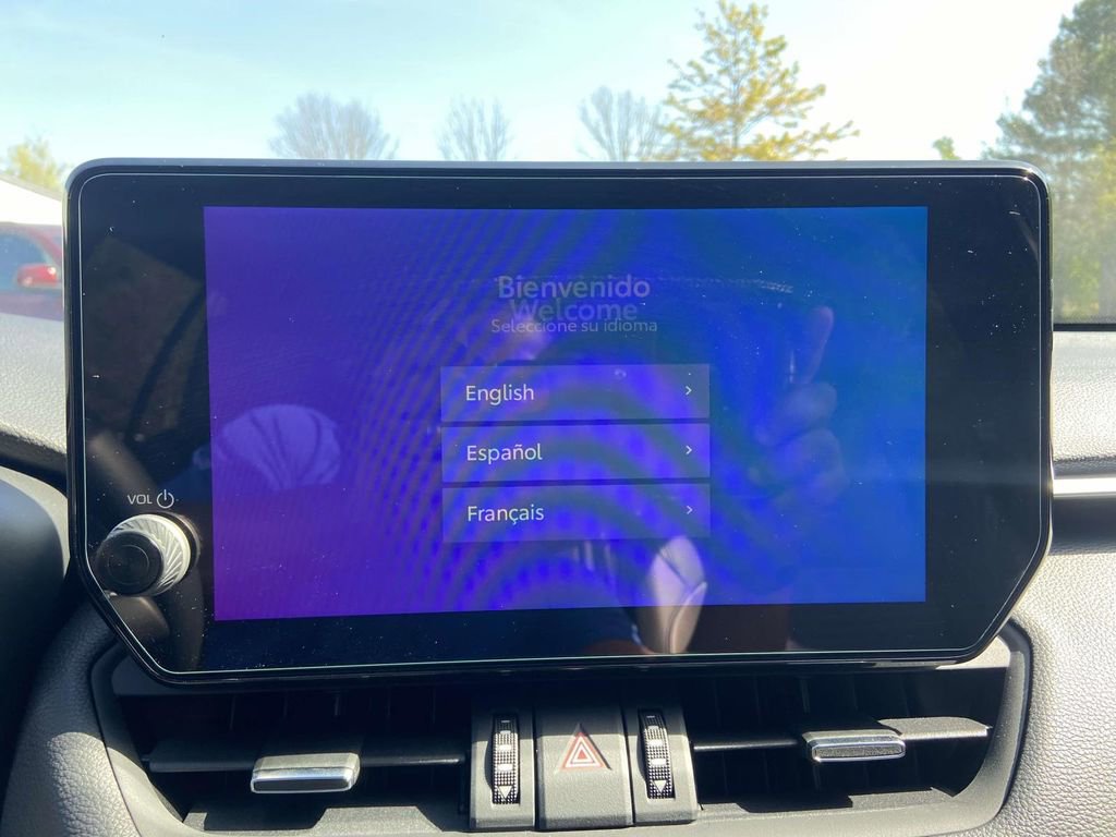 Used 2025 Toyota RAV4 XSE AWD/4WD image 25