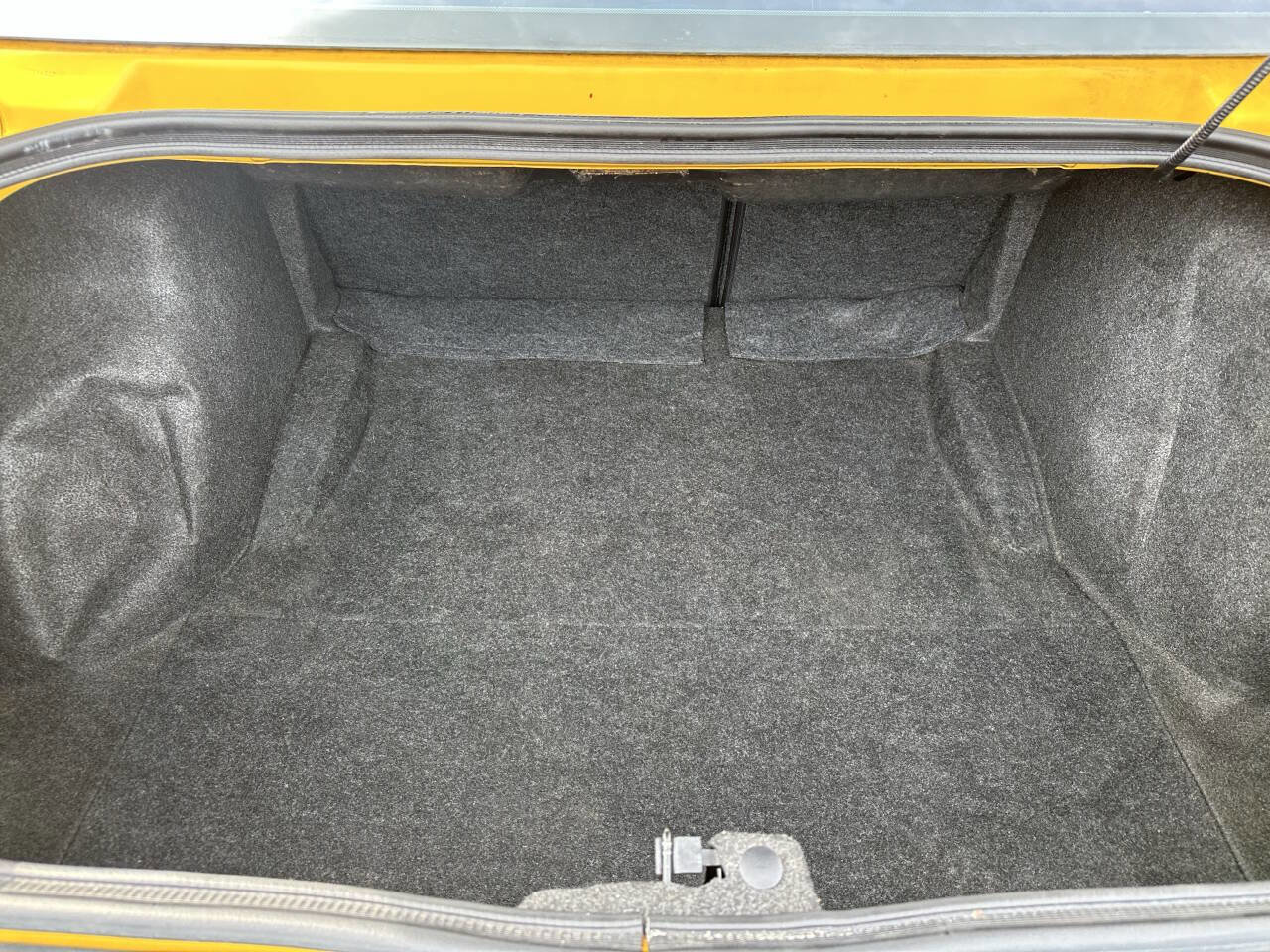 Used 2012 Dodge Challenger R/T RWD image 7