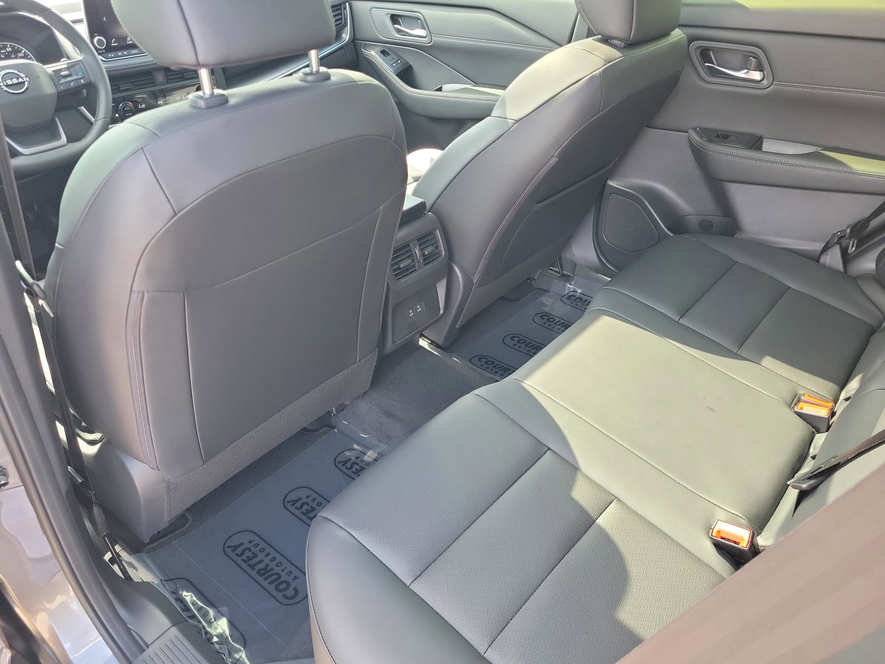 New 2026 Nissan Rogue SV FWD image 12
