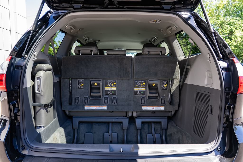 Used 2015 Toyota Sienna LE FWD image 8