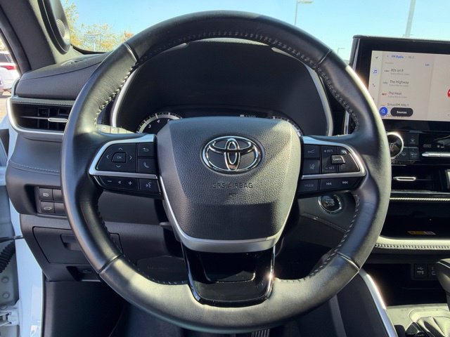 Used 2023 Toyota Highlander XSE AWD/4WD image 13