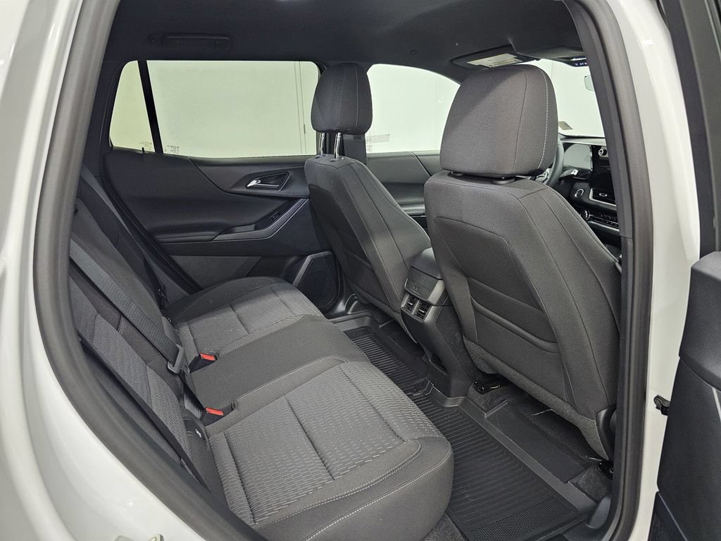 Used 2026 Chevrolet Equinox LT w/ Safety and Technology Package FWD image 26