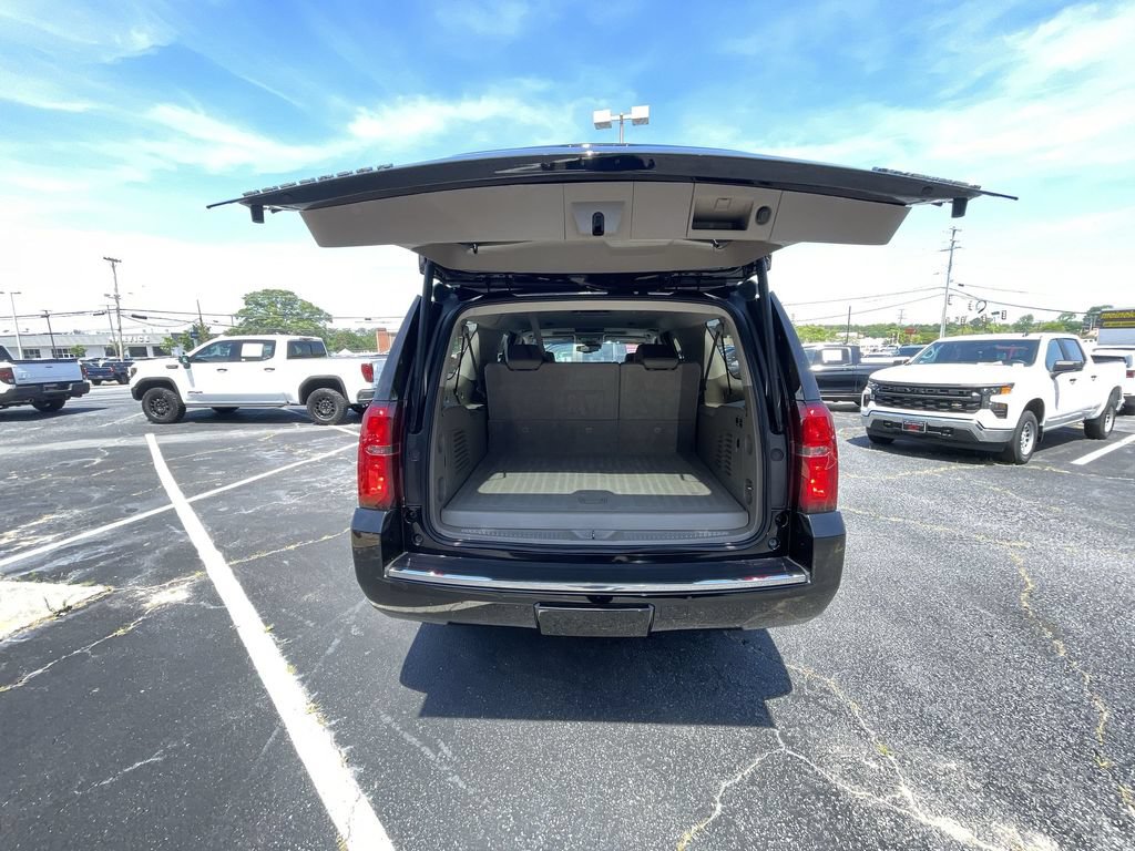 Used 2019 Chevrolet Suburban Premier RWD image 27