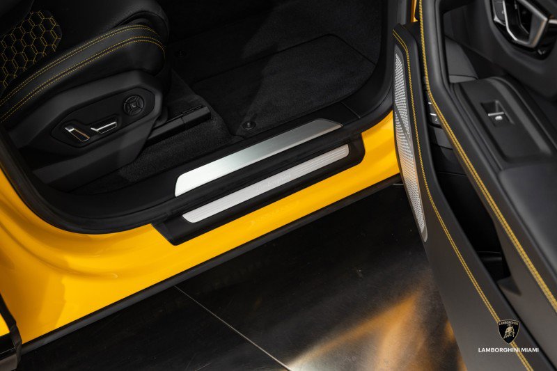 Used 2024 Lamborghini Urus S image 41