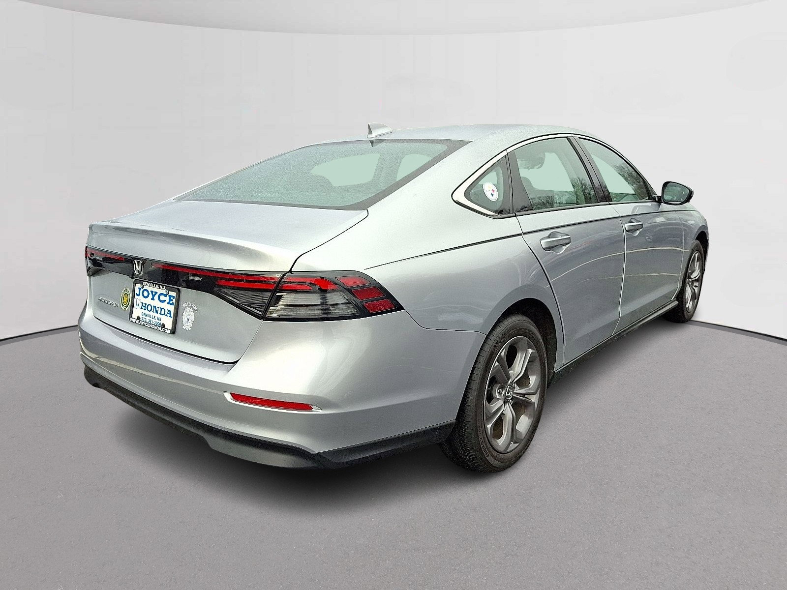 Used 2024 Honda Accord EX image 10